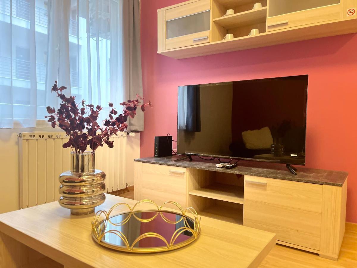 Corvin Pearl Deluxe Apartment Budapest Exterior photo